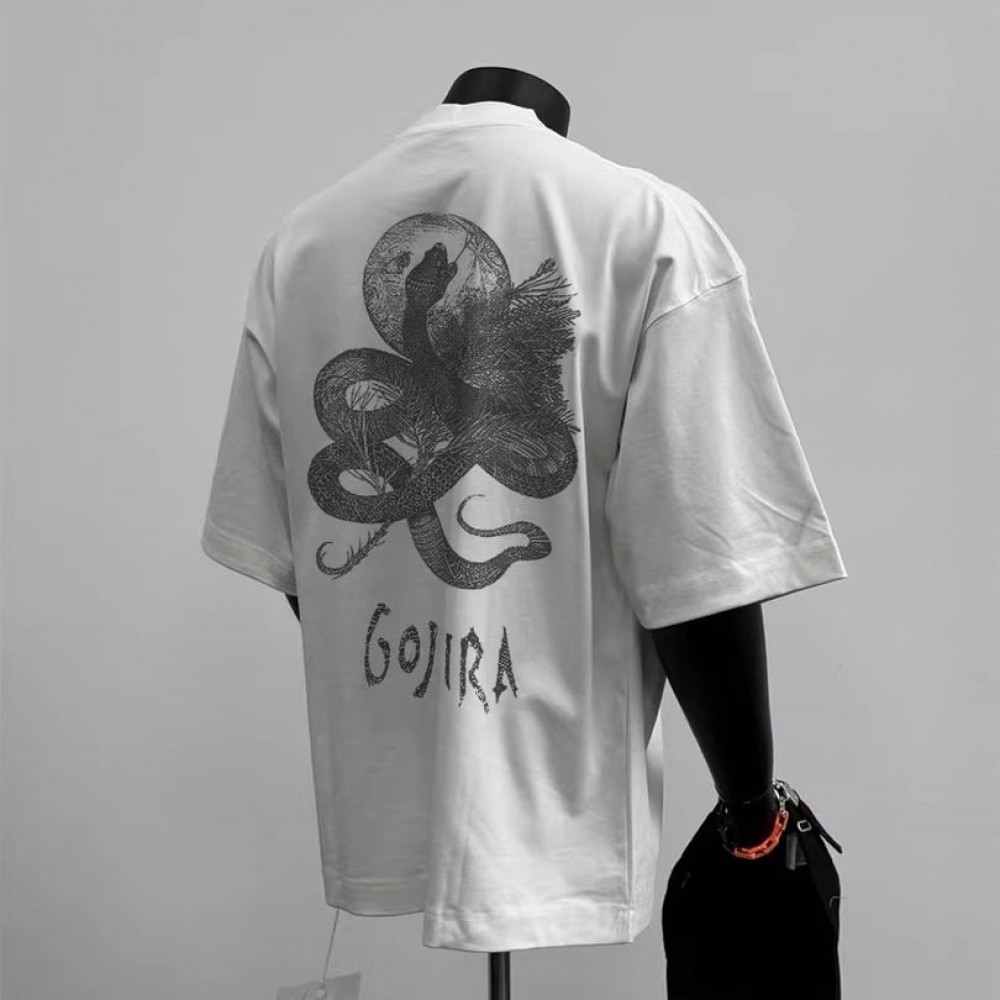 Свободная футболка Gojira с большим принтом змеи на спине  серого/белого/черного цвета